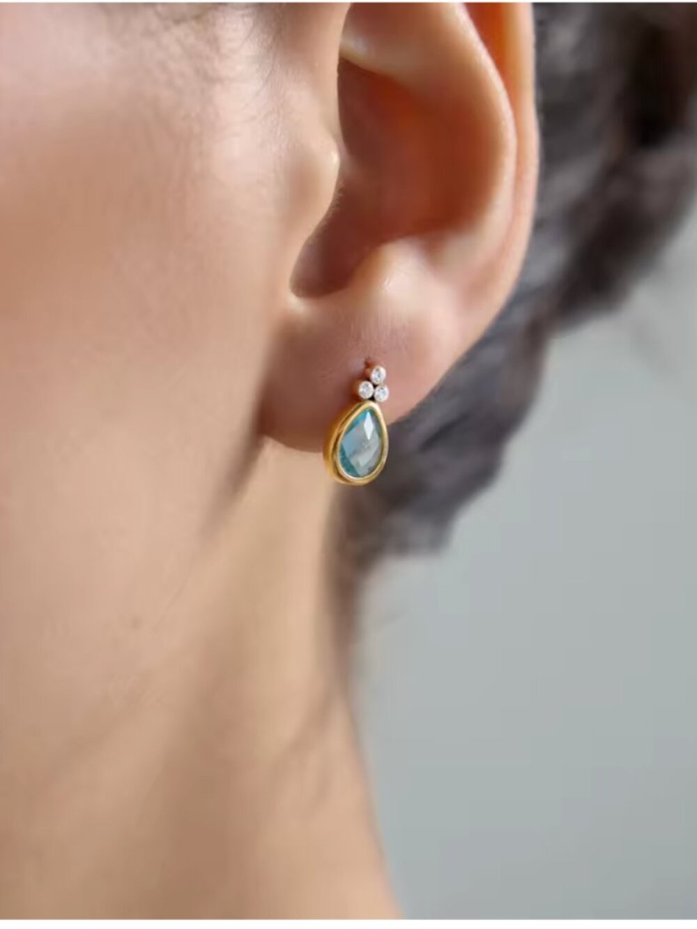 Luxe Geometric Cubic Zirconia Stud Earrings – 18K Gold Plated